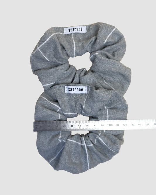 Scrunchie - grey checks