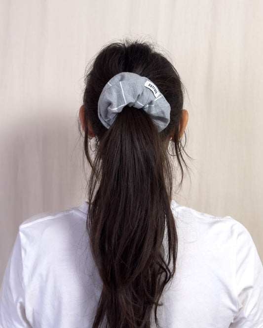 Scrunchie - grey checks