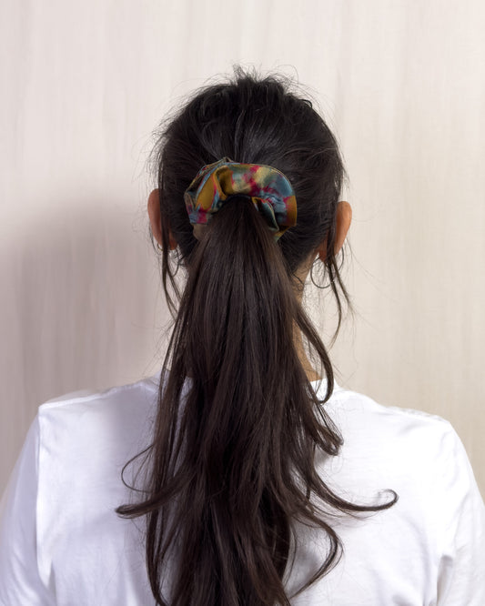 Scrunchie - multicoloured J. Ploenes tie #2