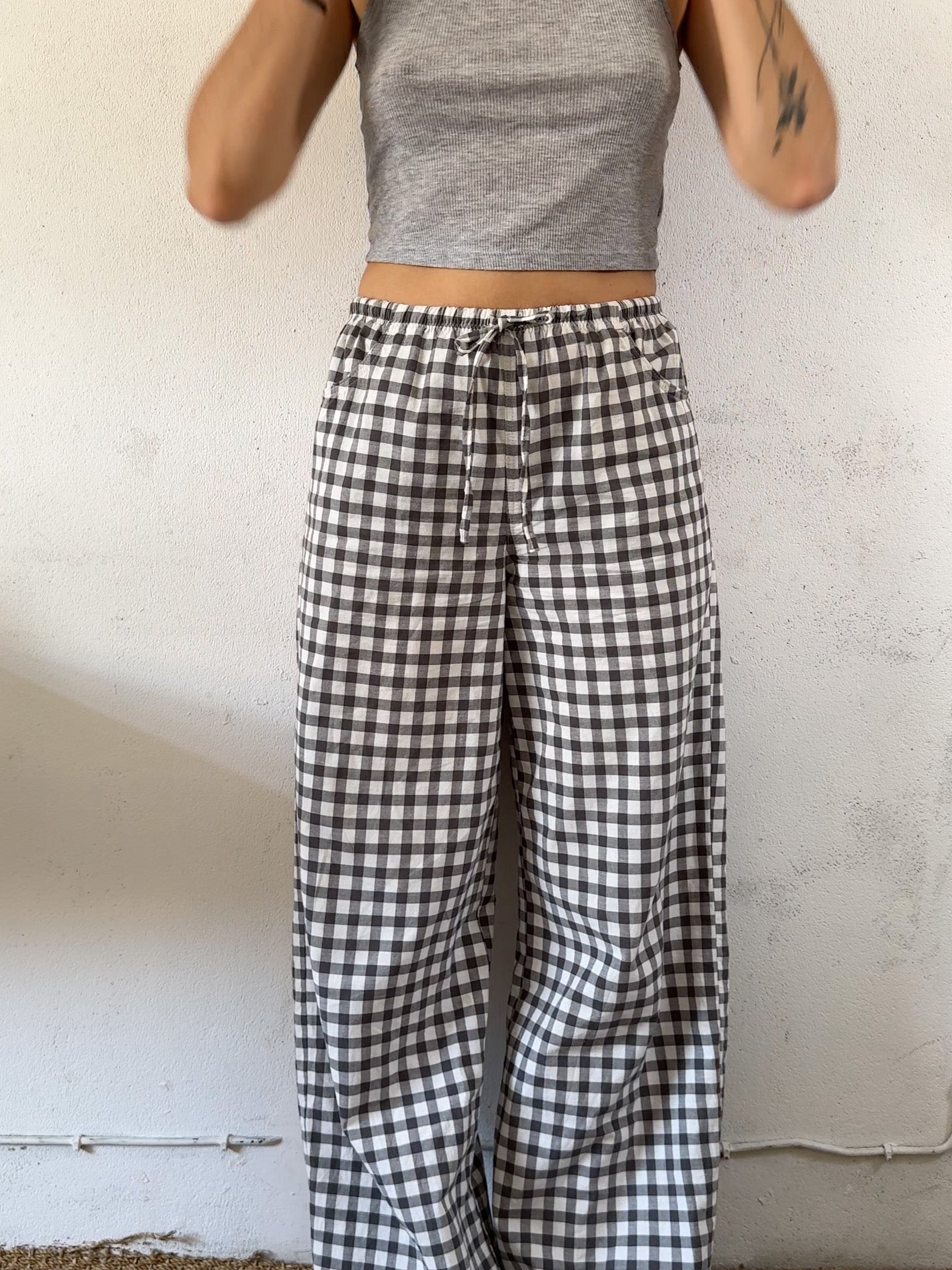 Drawstring trousers in dark grey vichy