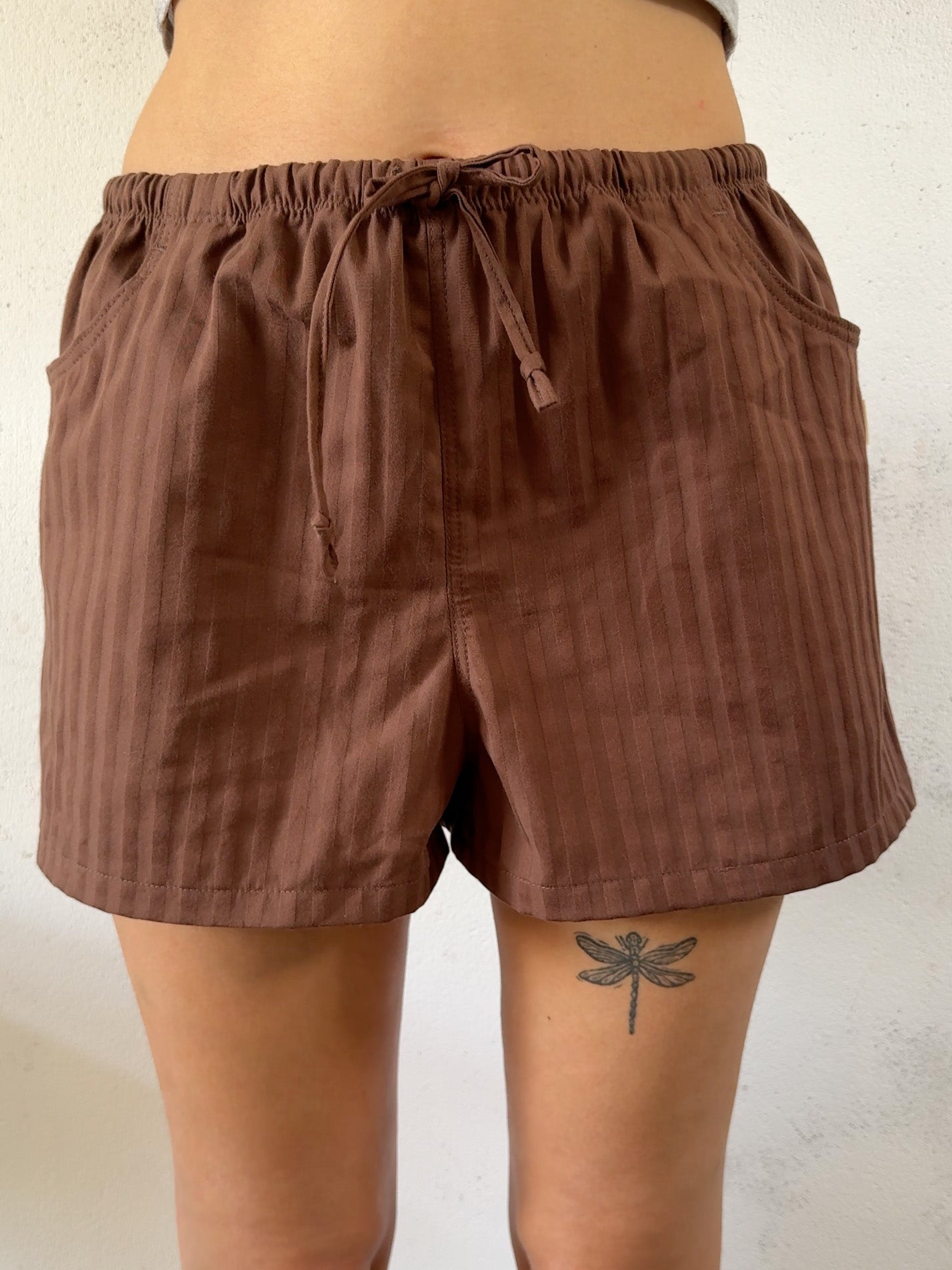 Drawstring shorts in brown stripes short length