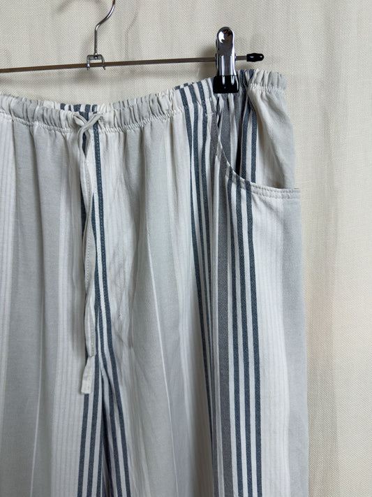 Drawstring trousers in beige stripes
