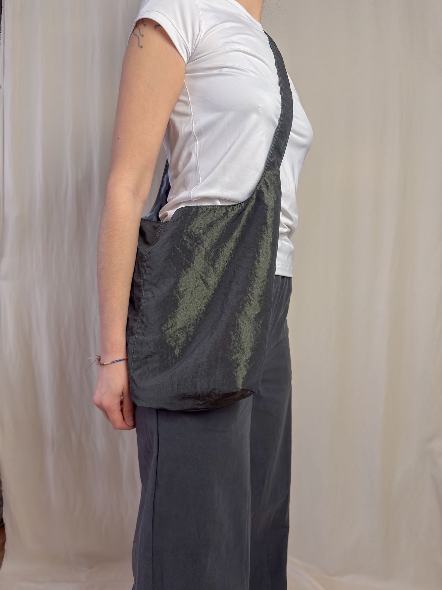 Handbag - dark green shiny - medium