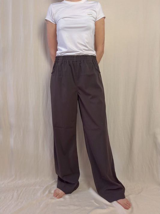 Wide leg trousers in brown pinstripe