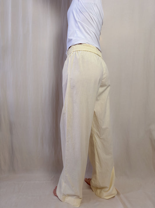Wide leg trousers in pale yellow