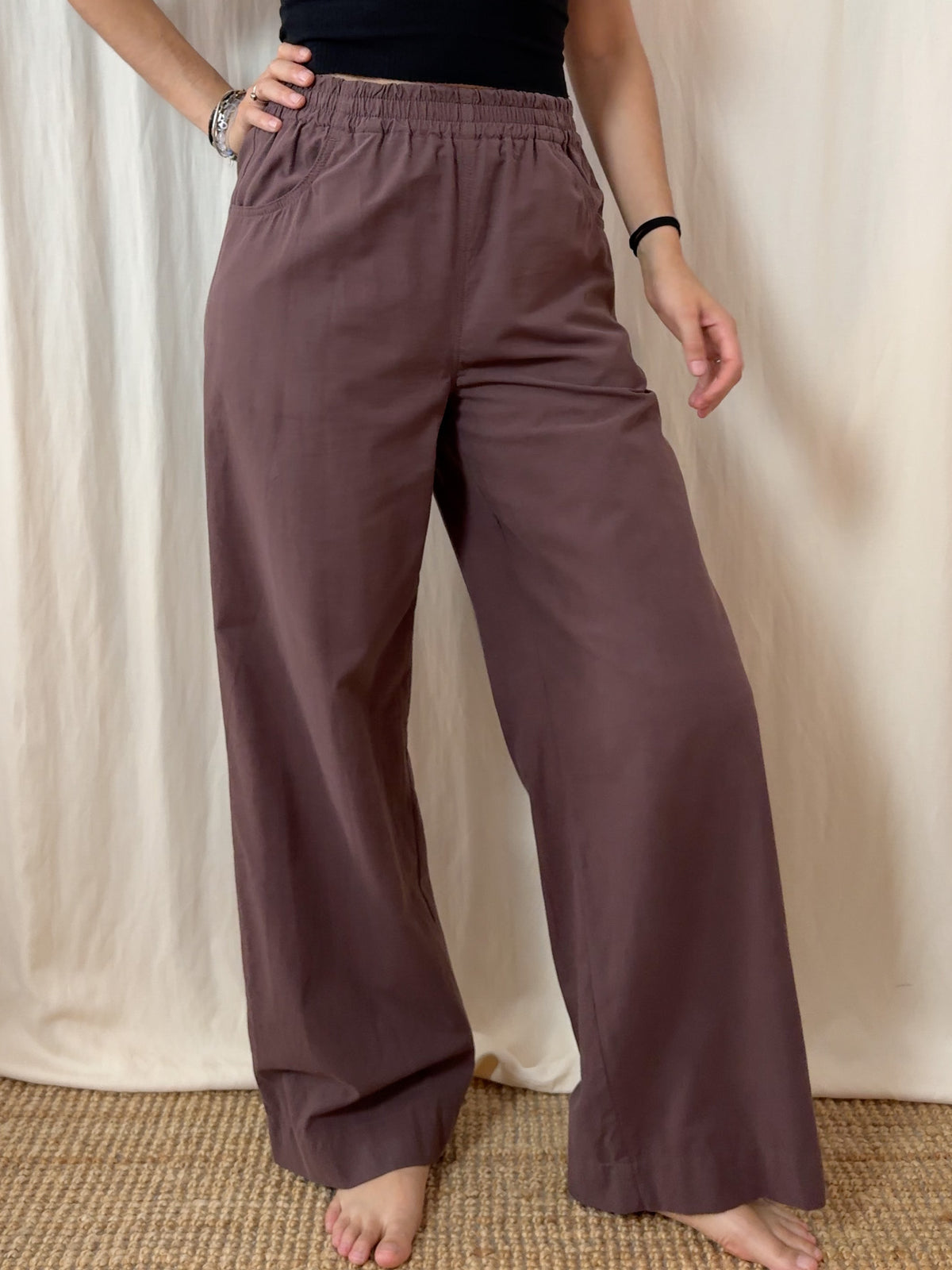 Wide leg trousers in plain brown