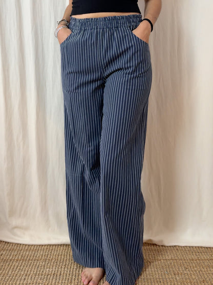 Wide leg trousers in pinstriped blue