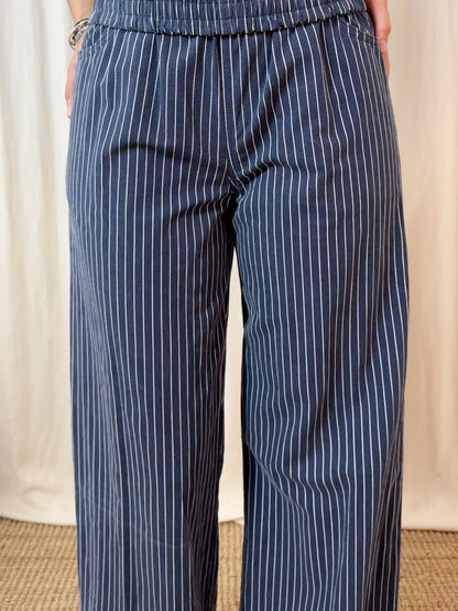 Wide leg trousers in pinstriped blue
