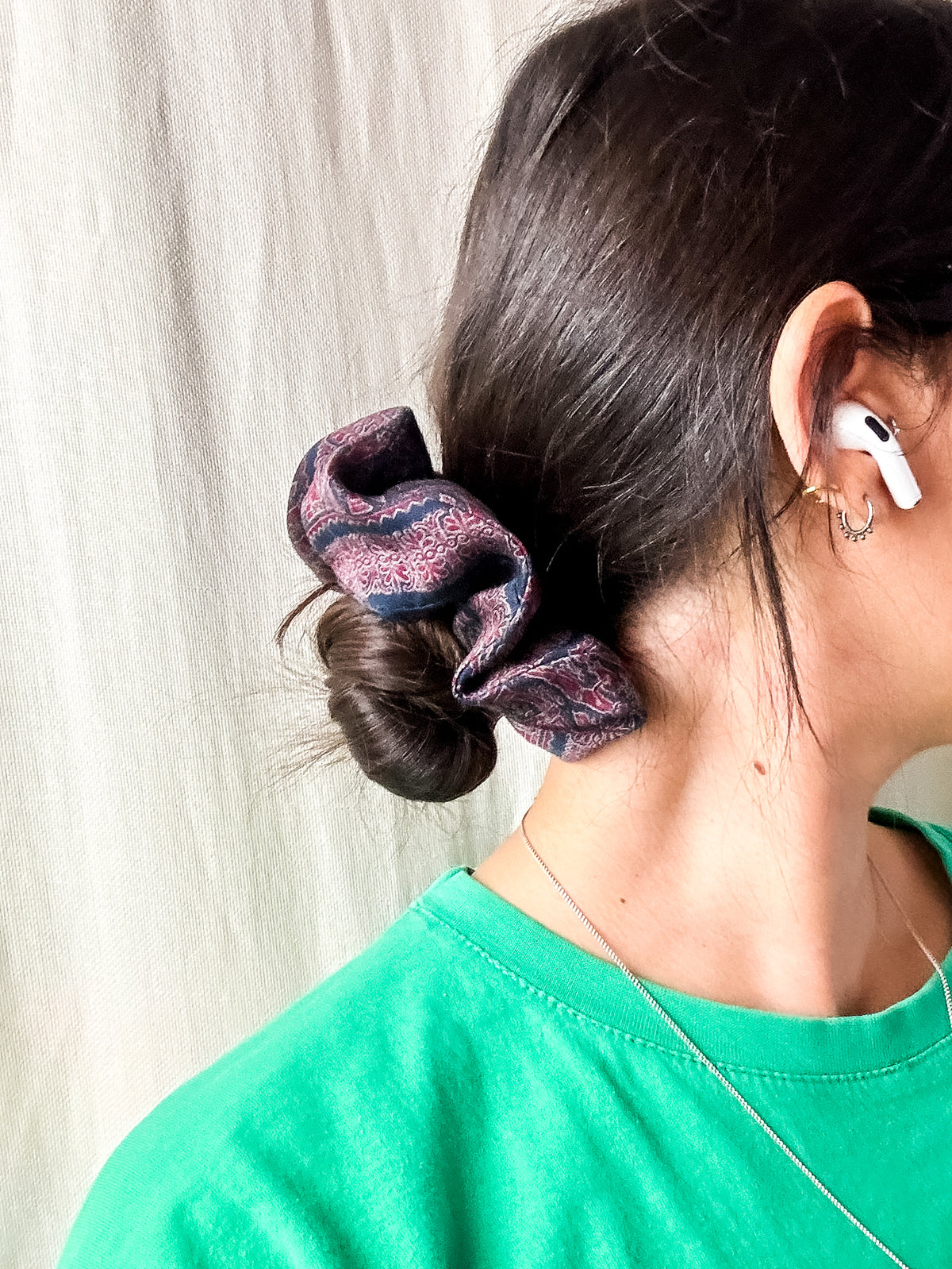 Scrunchie - dark red drawings