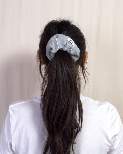 Scrunchie - grey checks