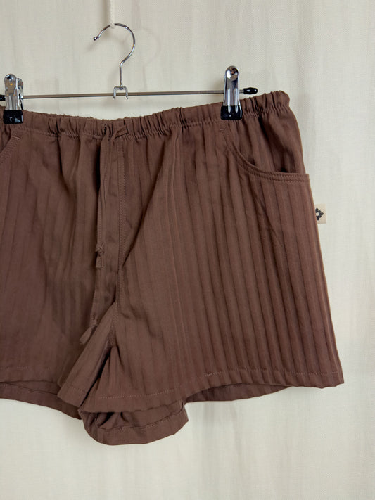 Drawstring shorts in brown stripes short length