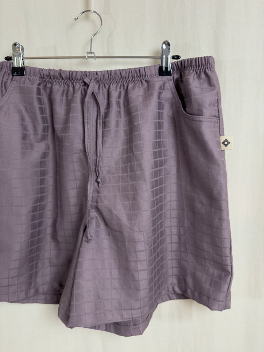 Drawstring shorts in purple checks long length