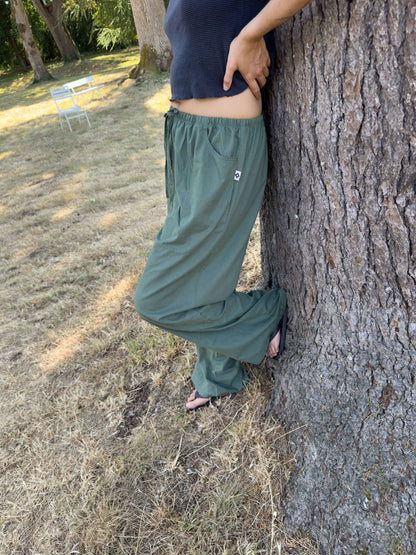 Drawstring trousers in dark green plain