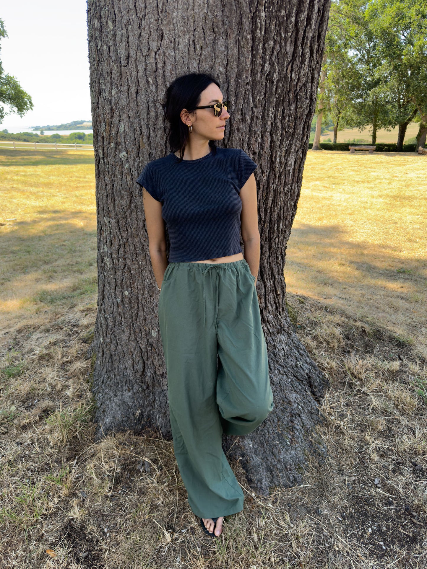 Drawstring trousers in dark green plain