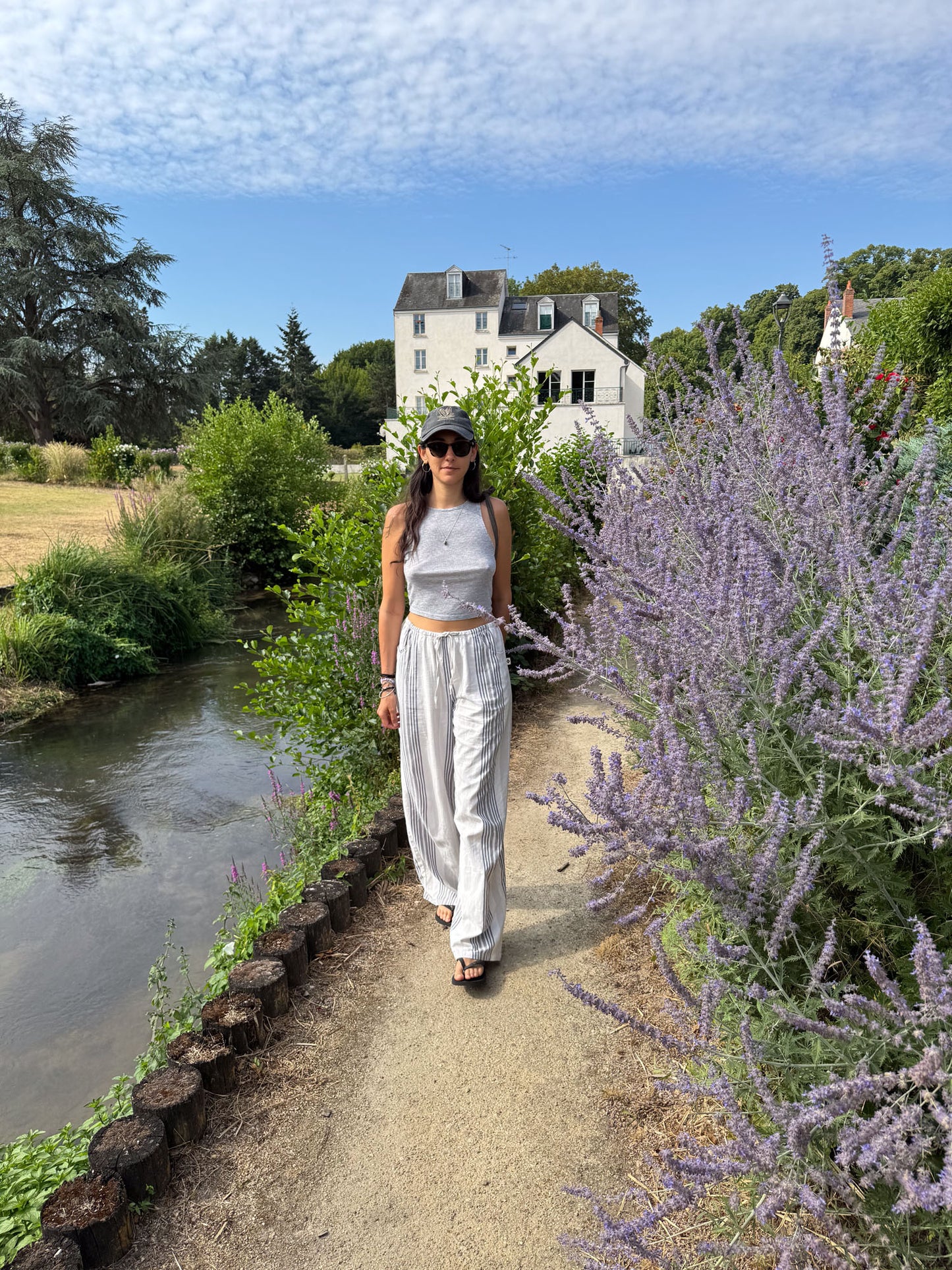 Drawstring trousers in beige stripes