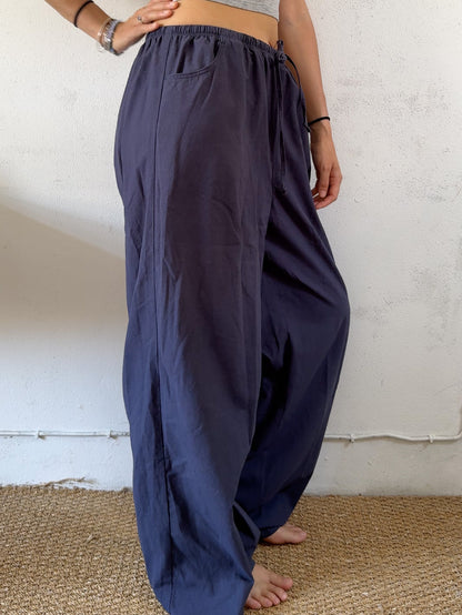 Drawstring trousers in dark blue plain