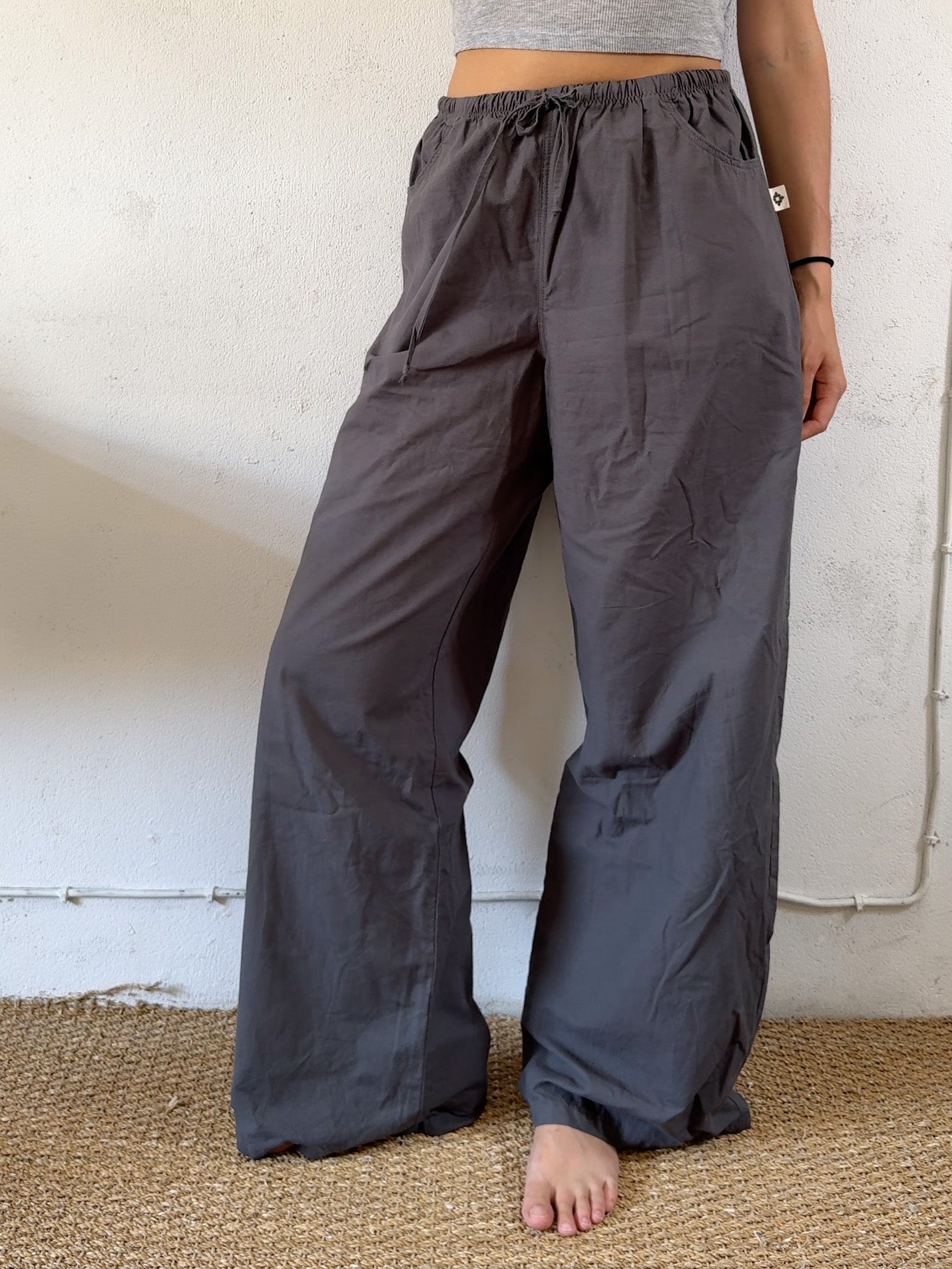 Drawstring trousers in dark grey plain