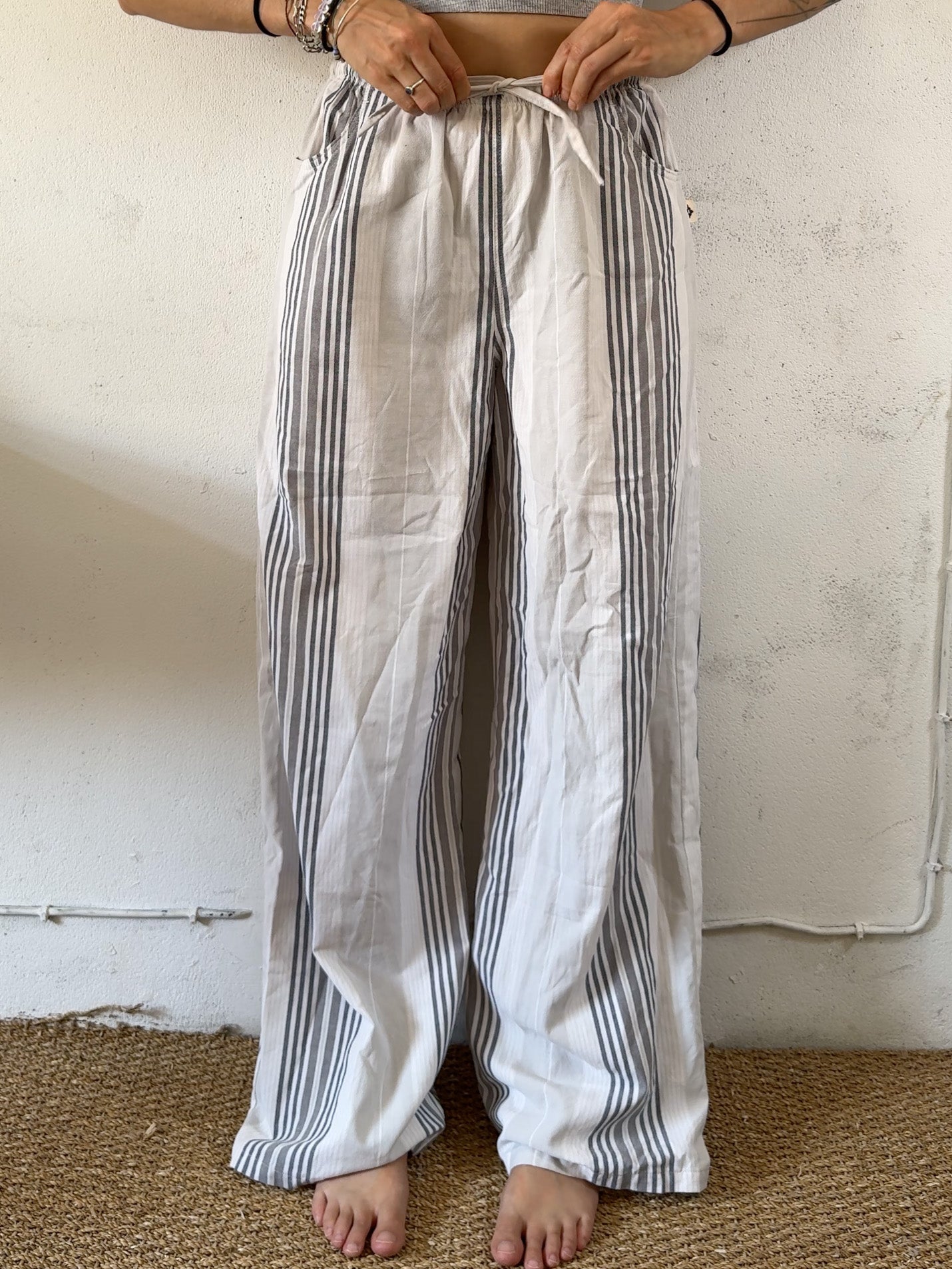 Drawstring trousers in beige stripes