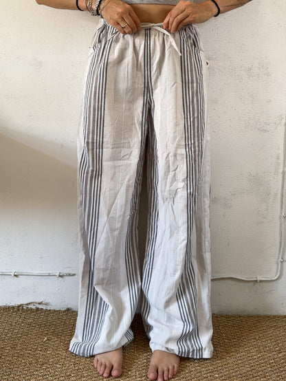 Drawstring trousers in beige stripes