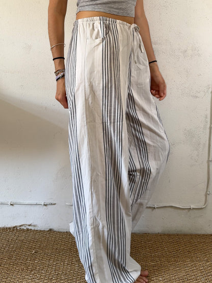 Drawstring trousers in beige stripes