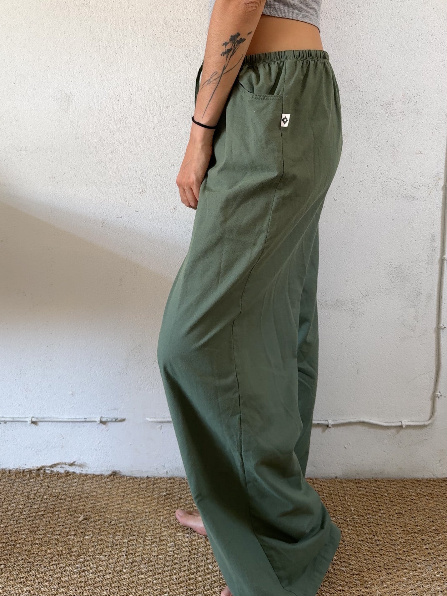 Drawstring trousers in dark green plain