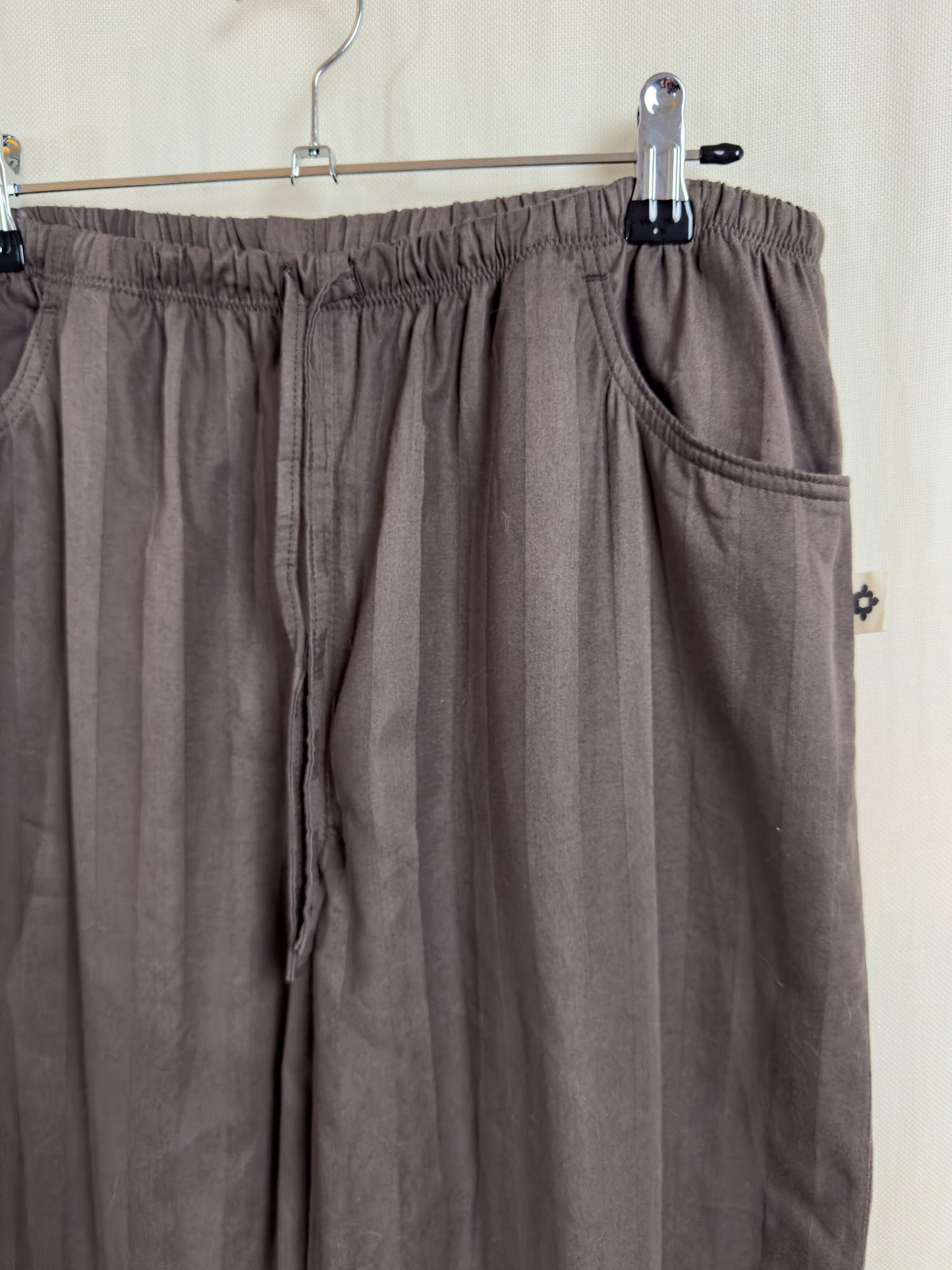 Drawstring trousers in brown stripes