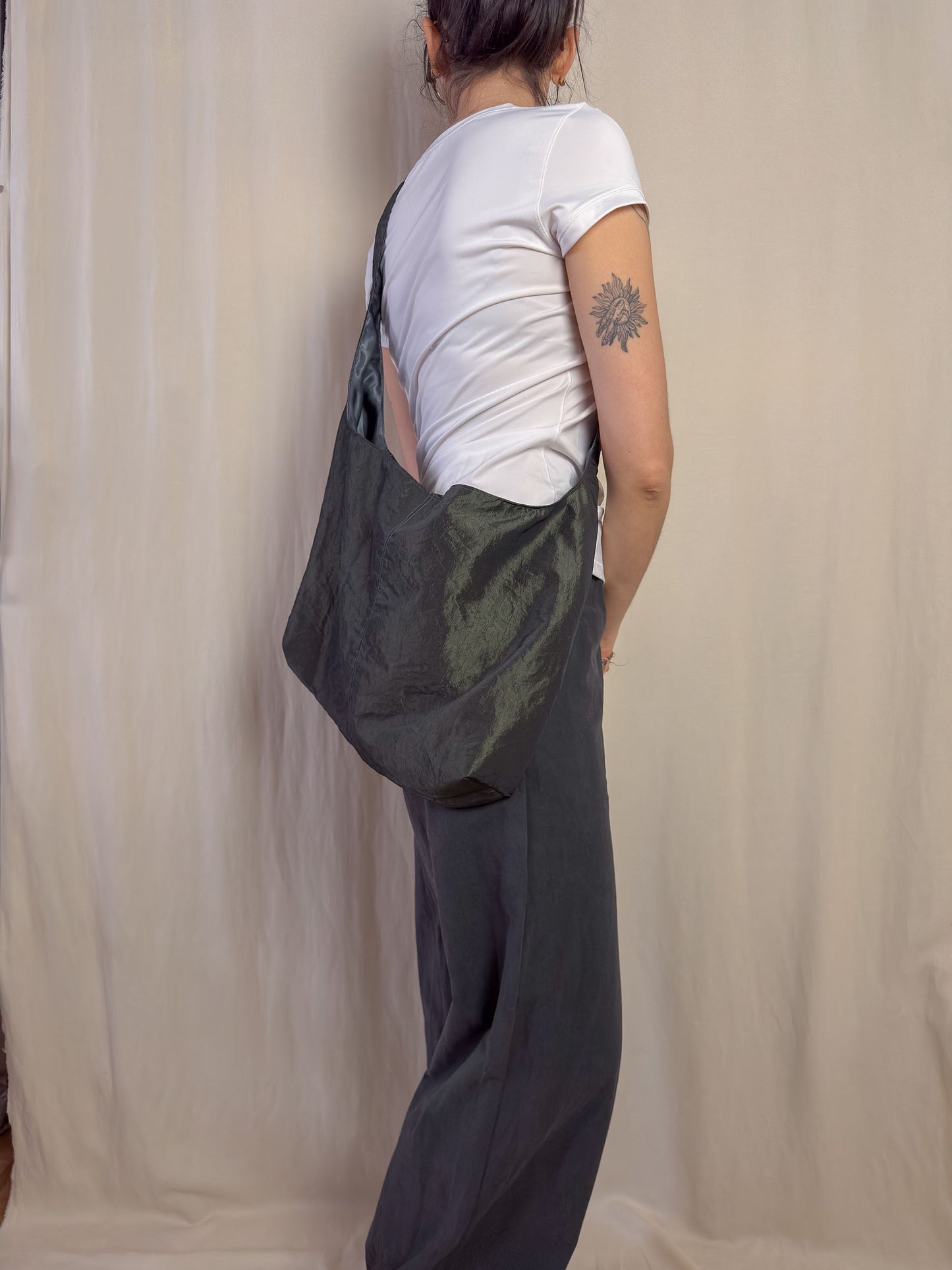 Handbag - dark green shiny - medium