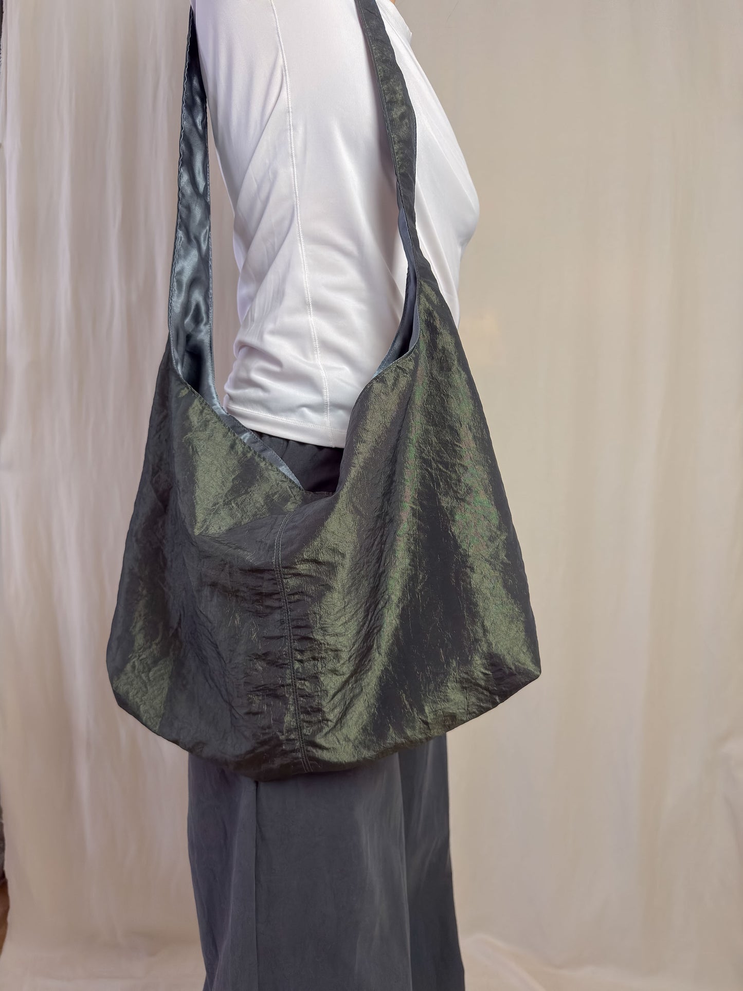 Handbag - dark green shiny - medium