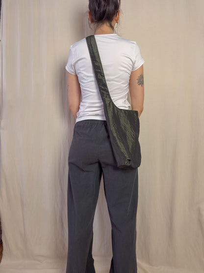 Handbag - dark green shiny - medium