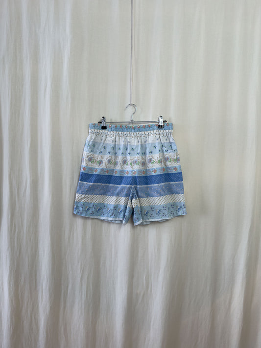 Shorts in white & blue cotton with vintage pattern