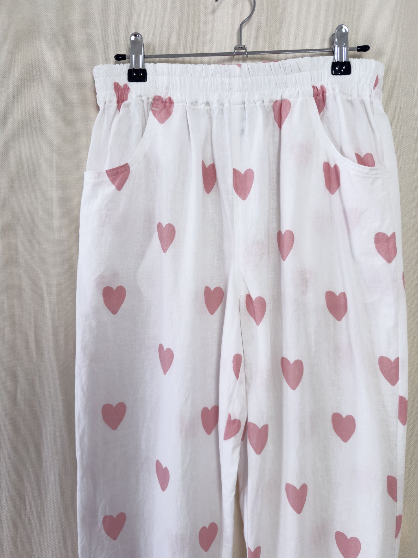 straight trousers in white with pink hearts