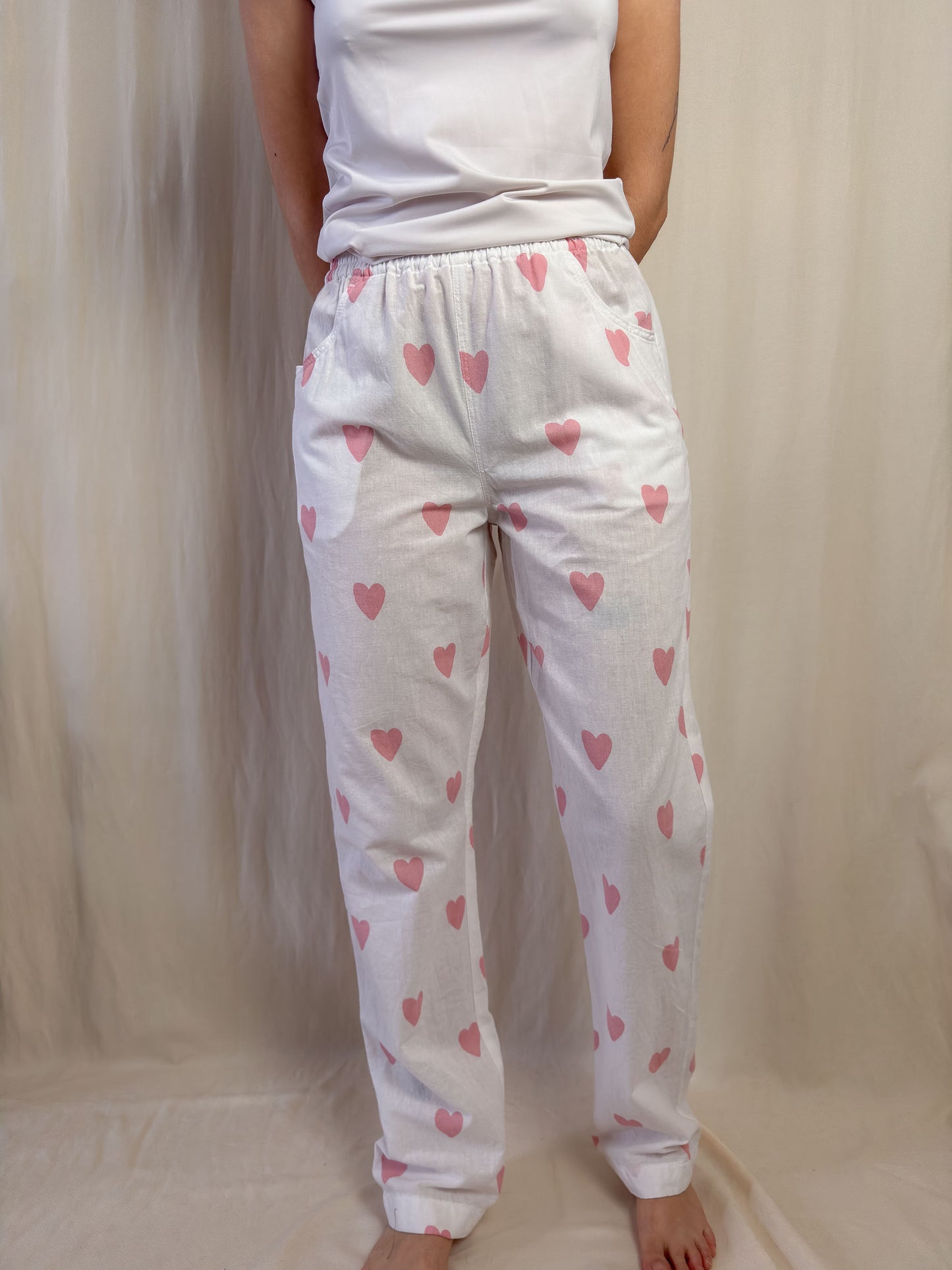 straight trousers in white with pink hearts