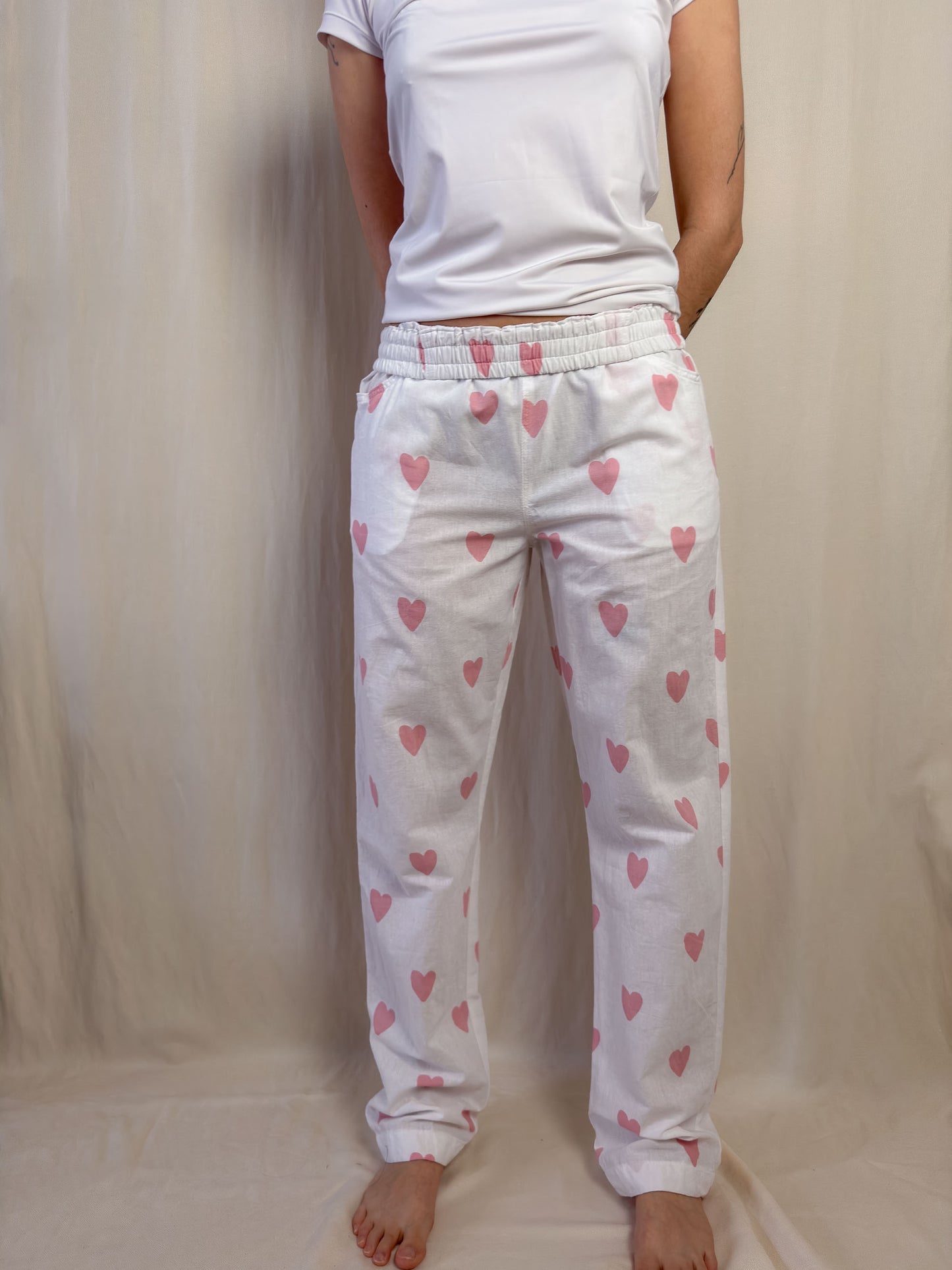 straight trousers in white with pink hearts