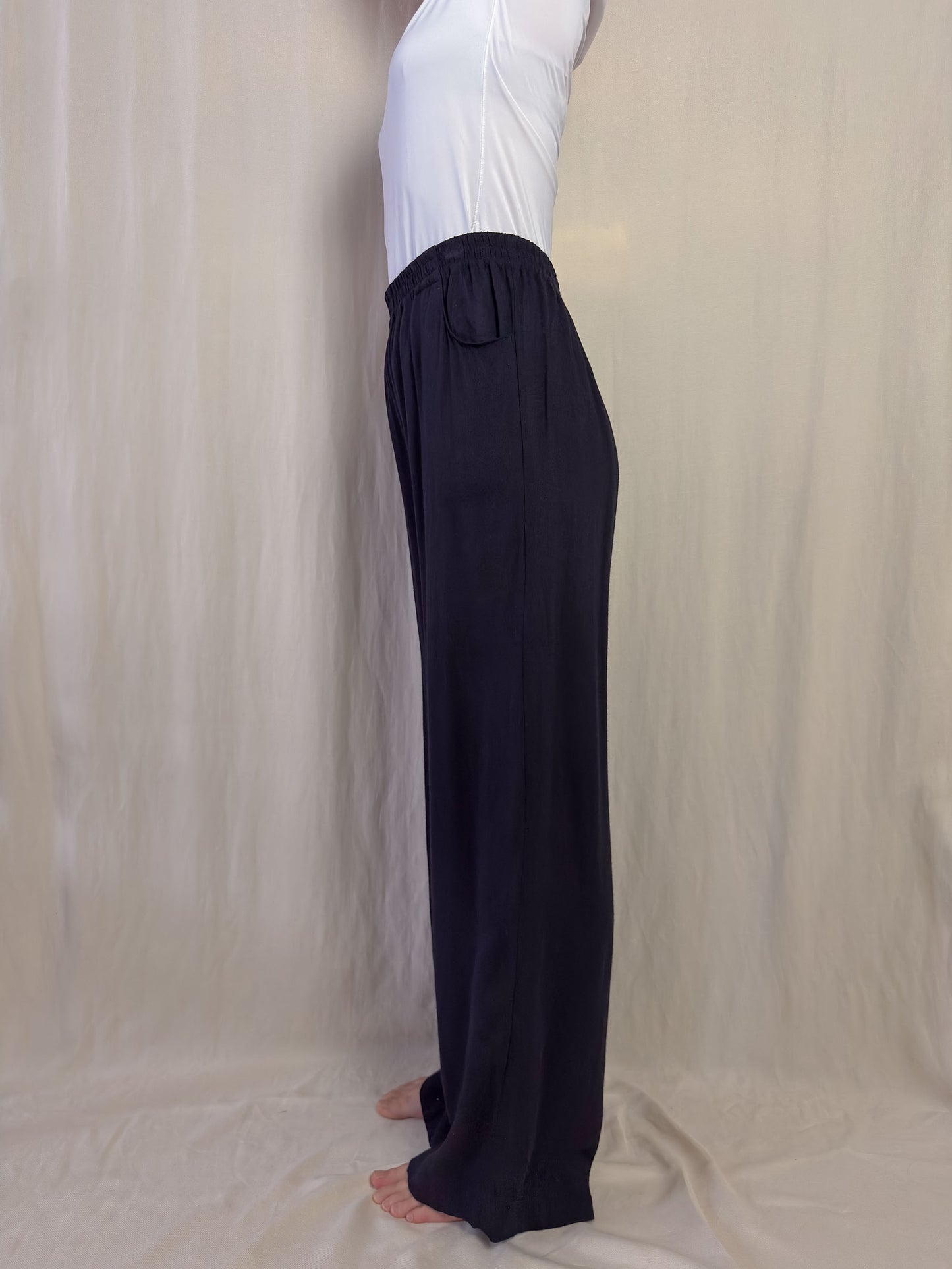 Wide leg trousers in black