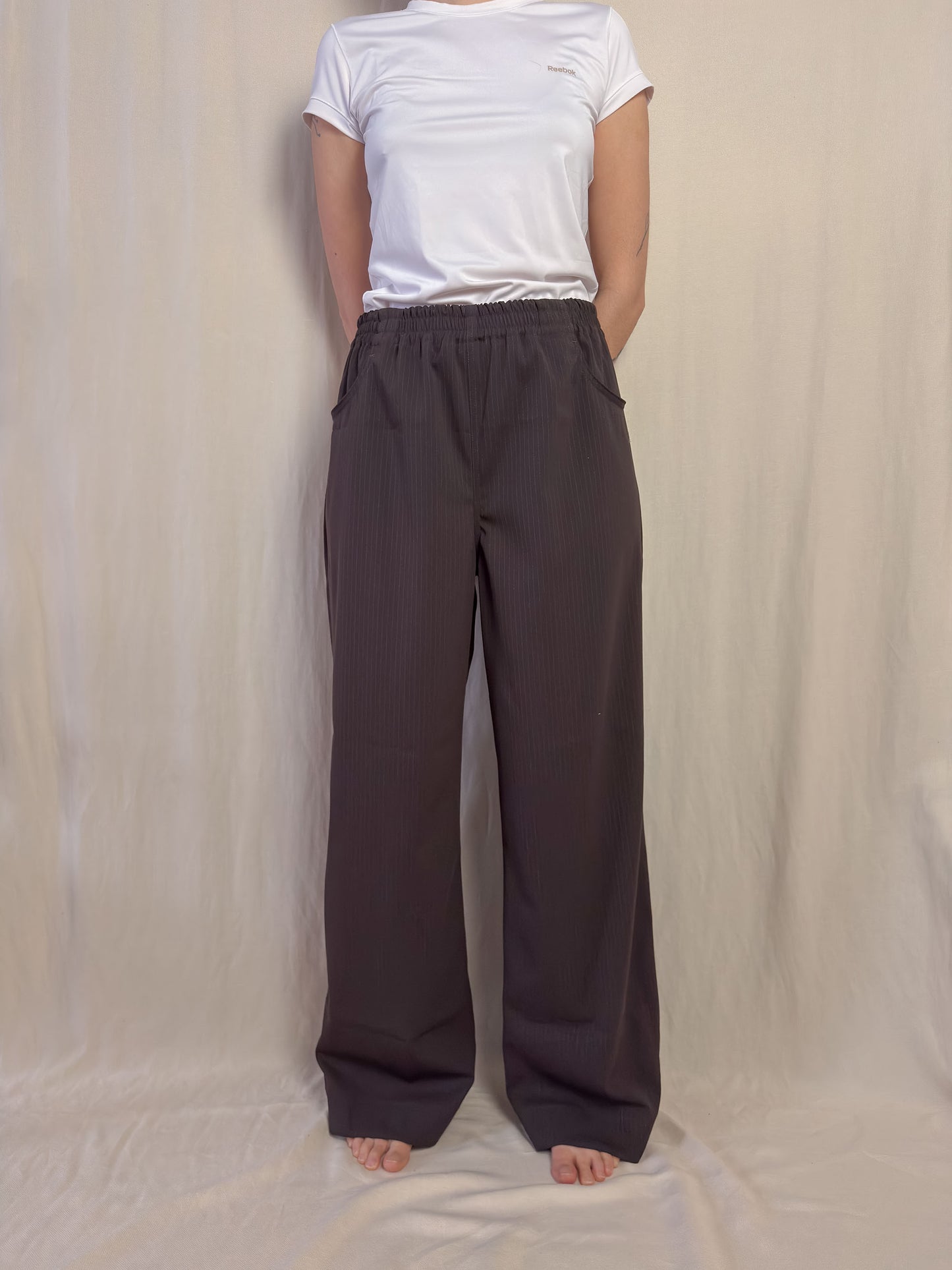 Wide leg trousers in brown pinstripe