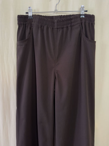 Wide leg trousers in brown pinstripe