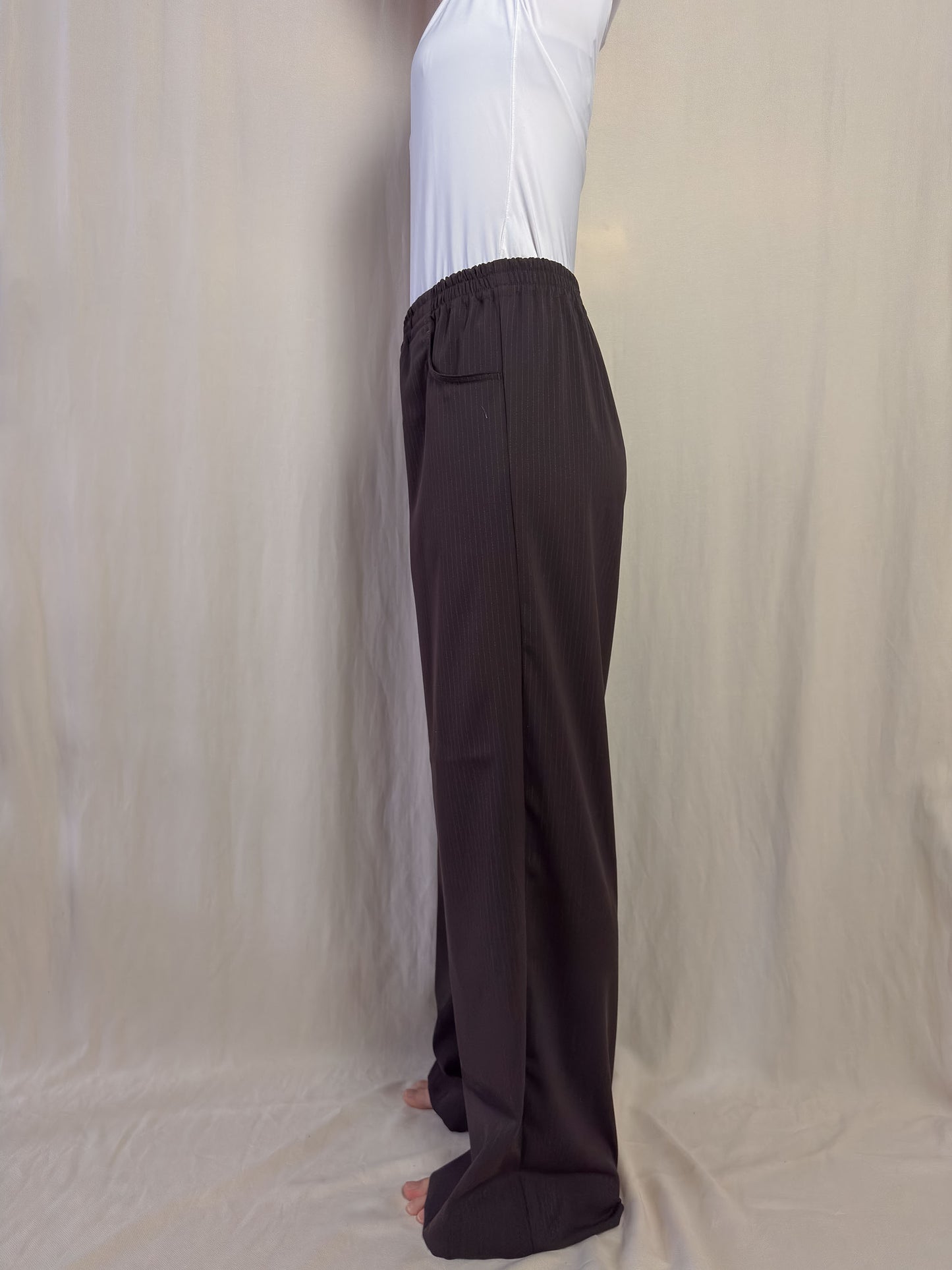 Wide leg trousers in brown pinstripe