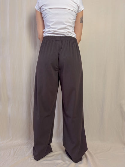 Wide leg trousers in brown pinstripe