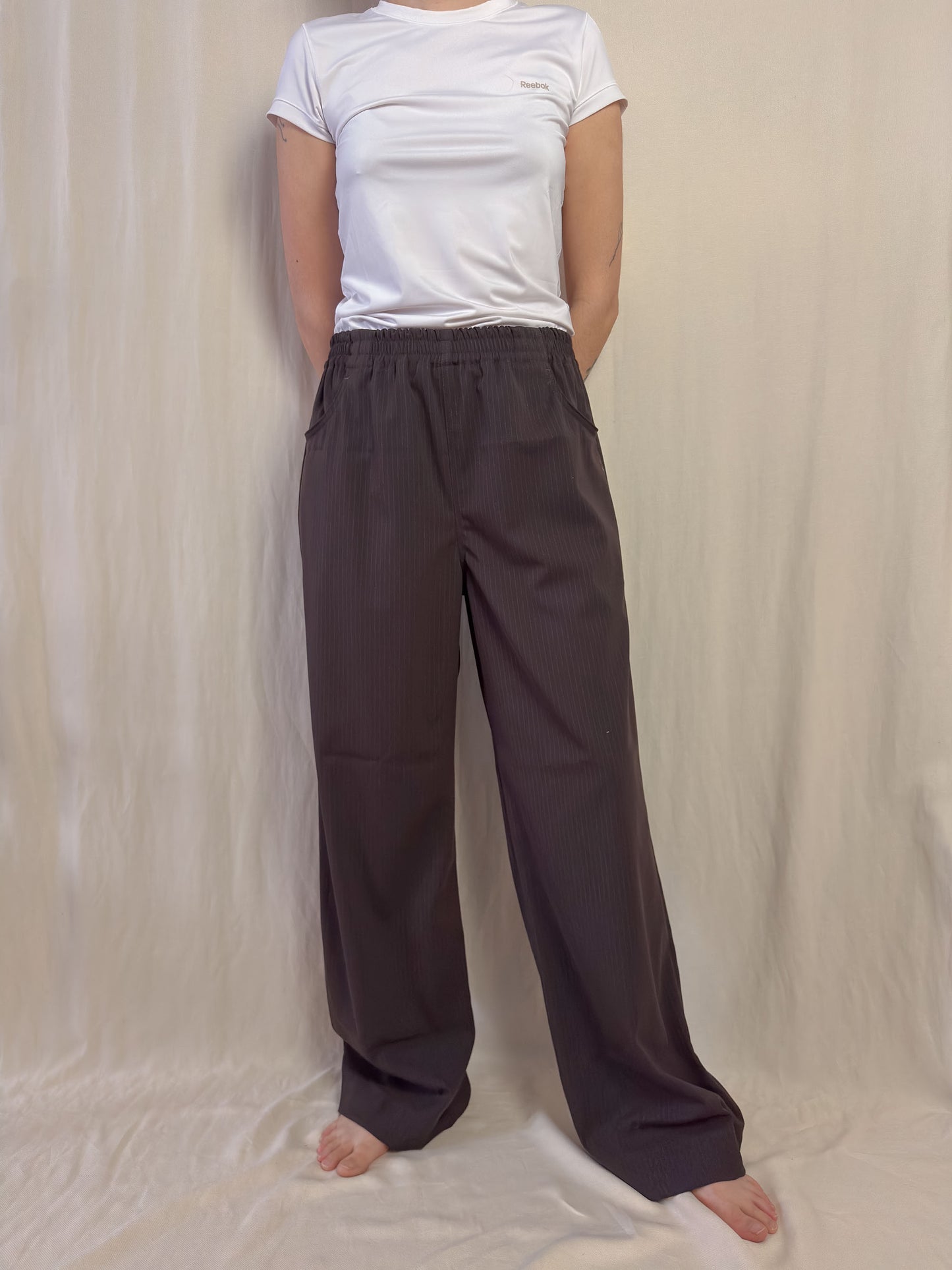 Wide leg trousers in brown pinstripe