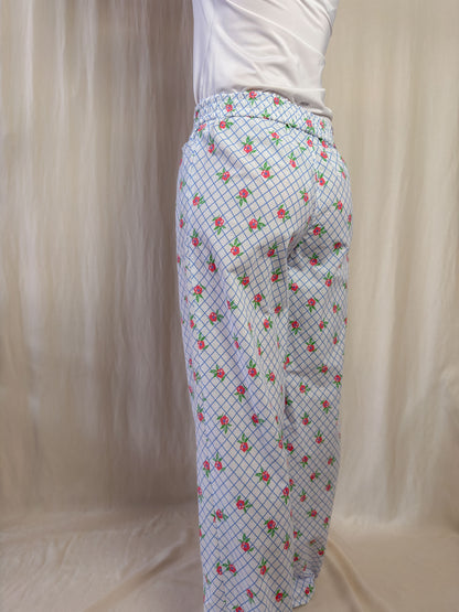 Wide leg trousers in white with red flowers