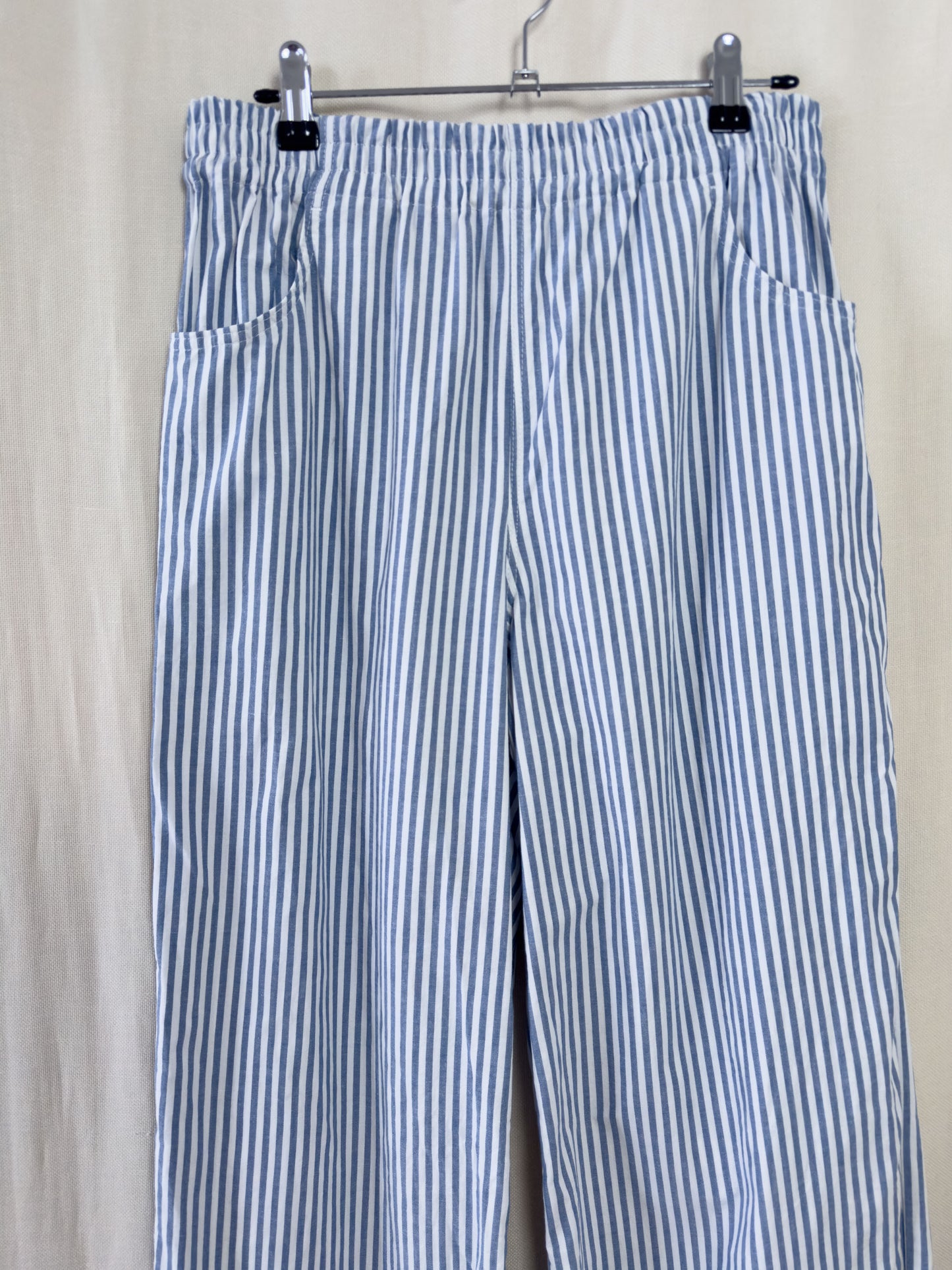 Wide leg trousers in blue strippes
