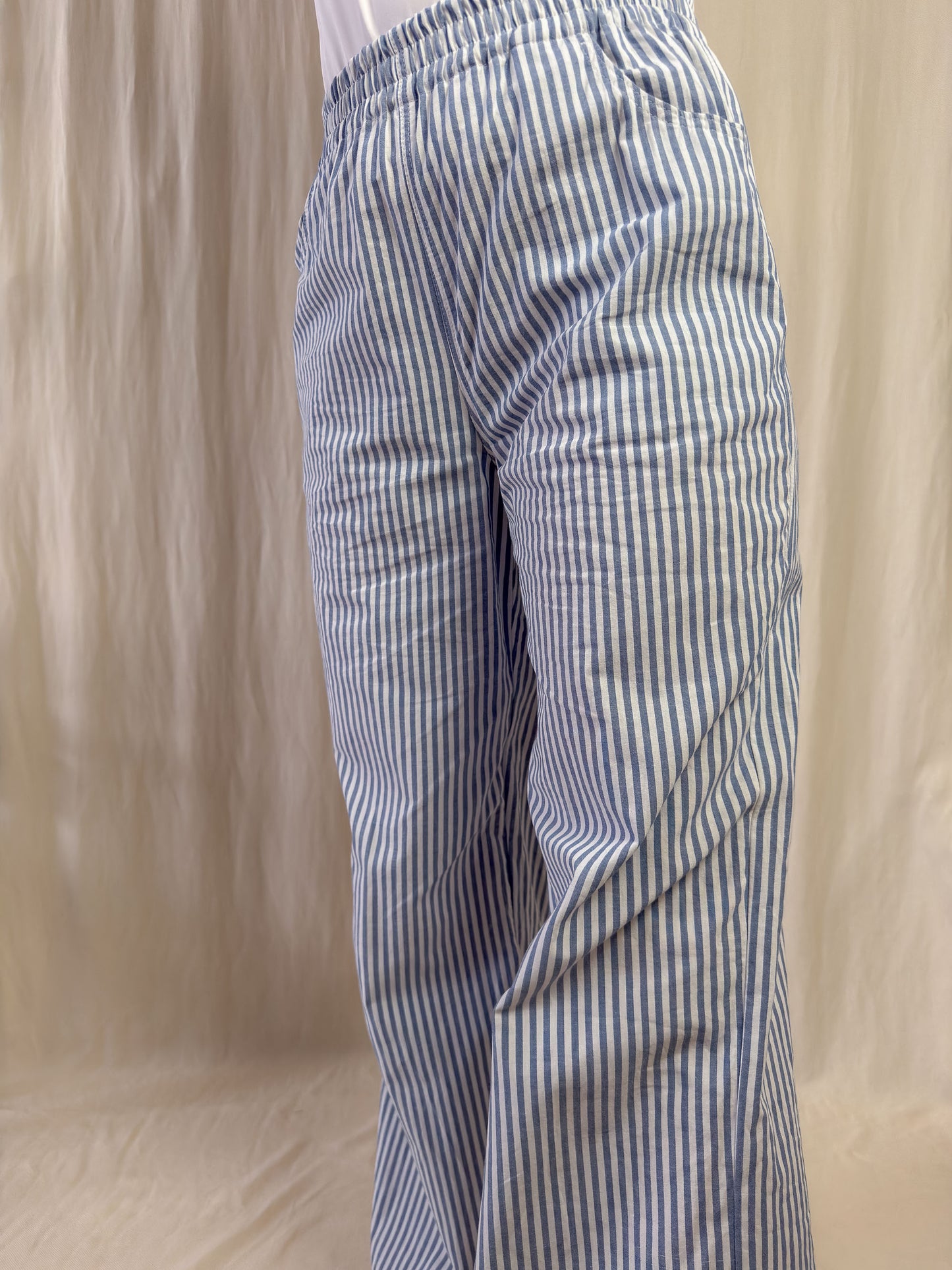Wide leg trousers in blue strippes