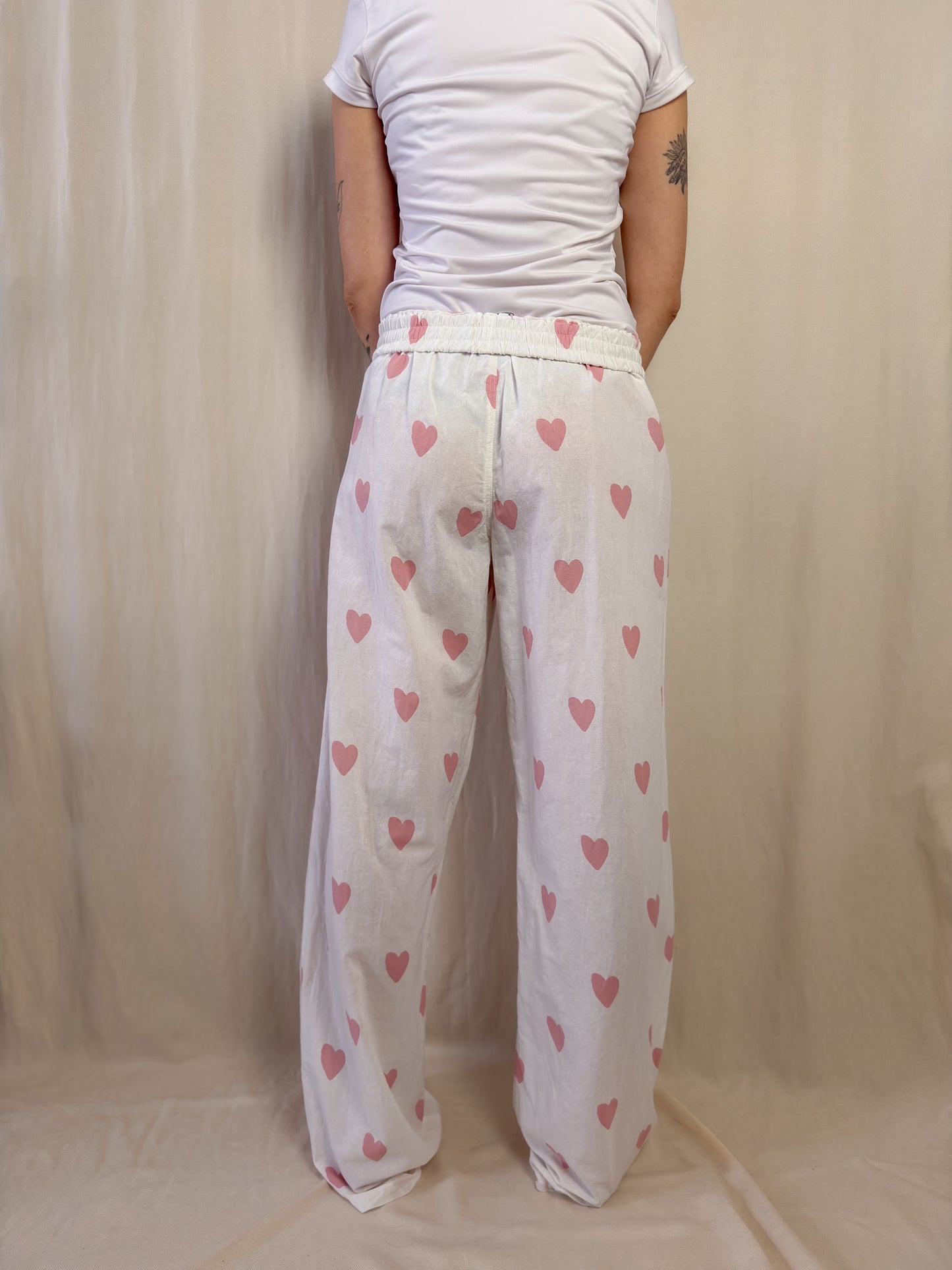 Wide leg trousers in white with pink hearts