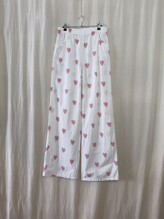 Wide leg trousers in white with pink hearts