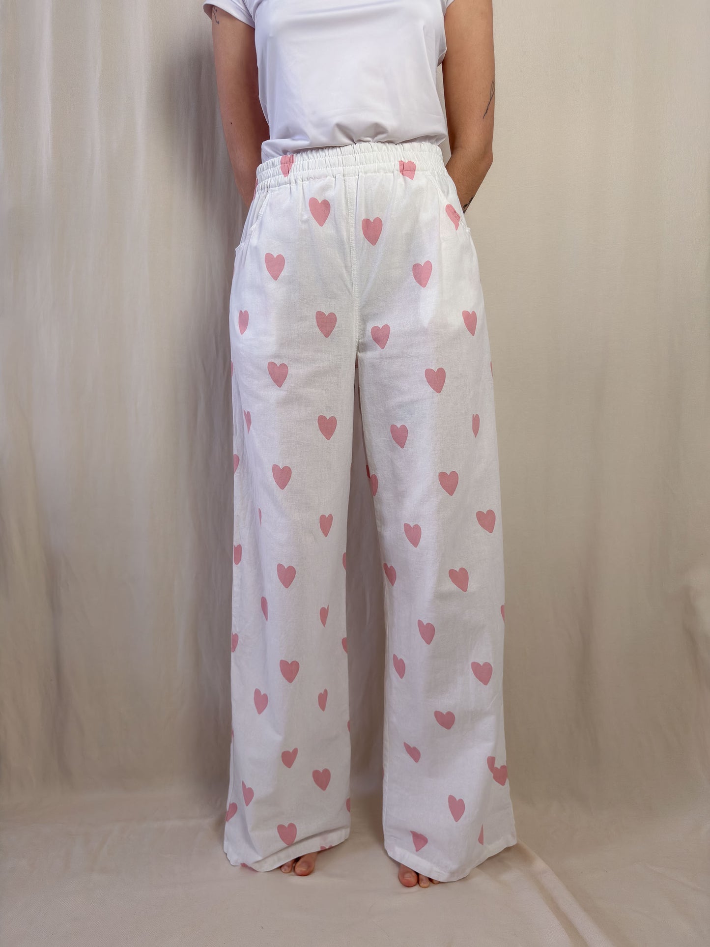 Wide leg trousers in white with pink hearts